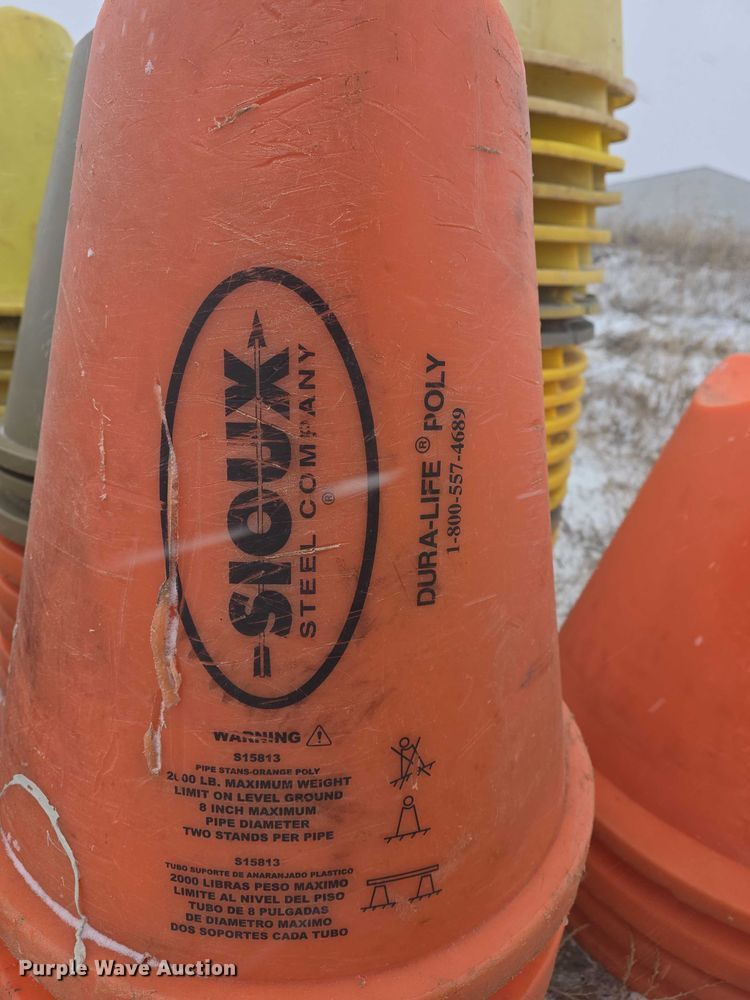 image for item EV5801 Approximately 90 pipe support cones