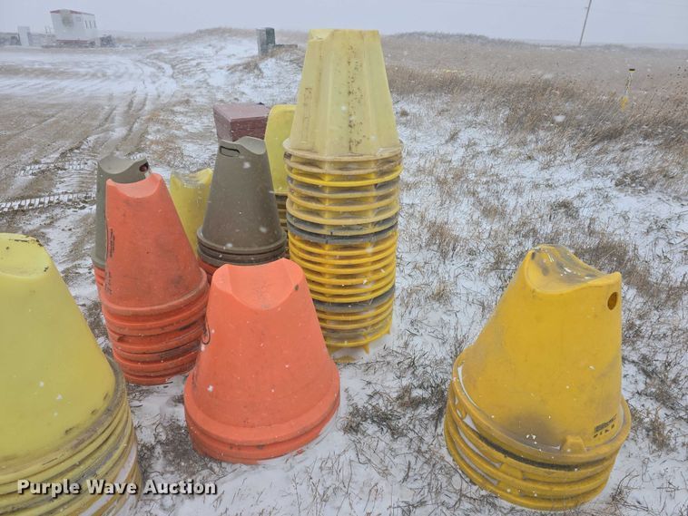 image for item EV5801 Approximately 90 pipe support cones