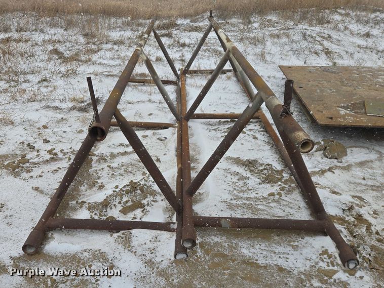 image for item EV5802 (2) pipe stands