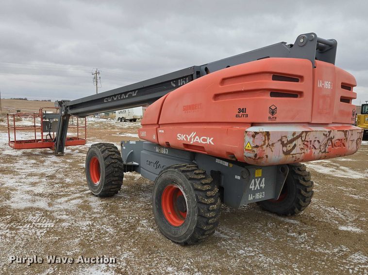 image for item EV5805 2014 Skyjack SJ66T boom lift