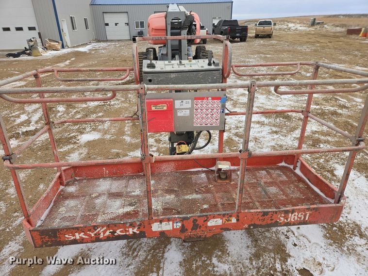 image for item EV5805 2014 Skyjack SJ66T boom lift