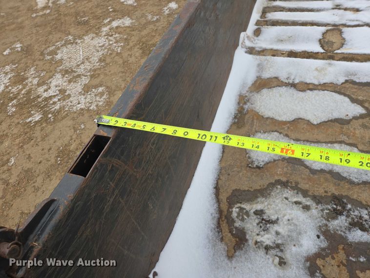 image for item EV5806 2017 MaxxD dump trailer