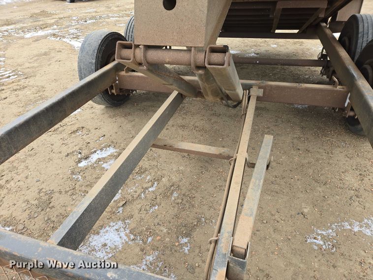 image for item EV5806 2017 MaxxD dump trailer