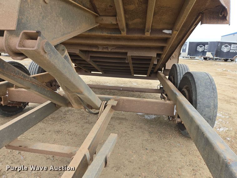 image for item EV5806 2017 MaxxD dump trailer