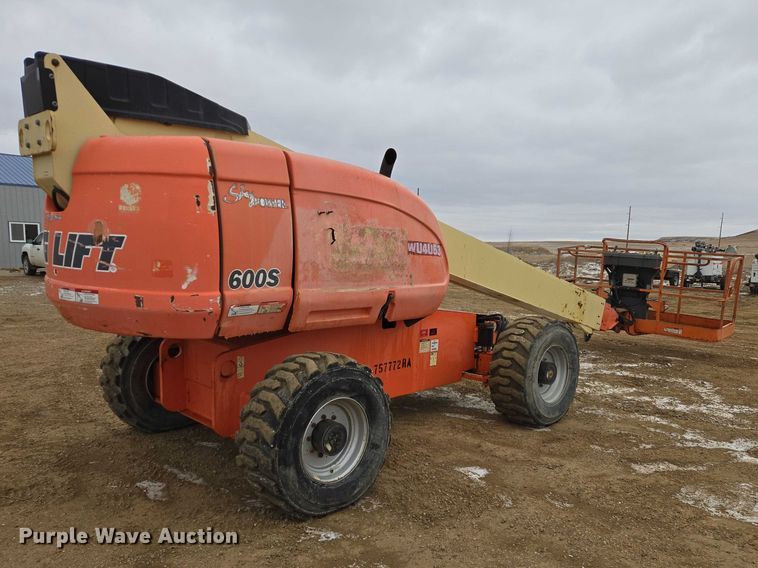 image for item EV5809 2008 JLG 600S boom lift