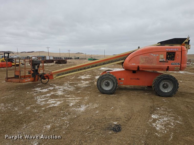 image for item EV5809 2008 JLG 600S boom lift