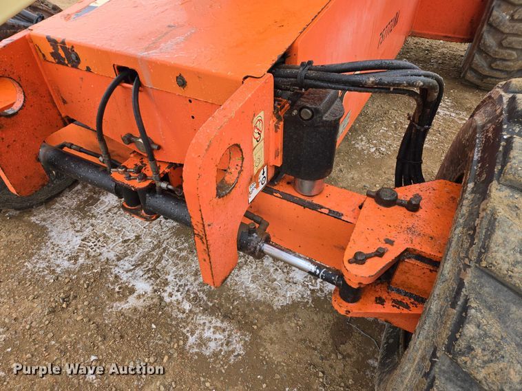 image for item EV5809 2008 JLG 600S boom lift