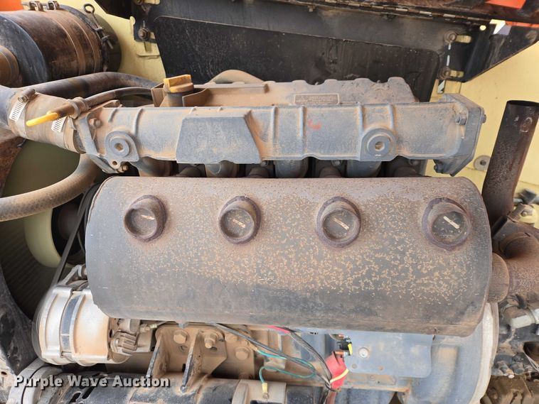 image for item EV5809 2008 JLG 600S boom lift