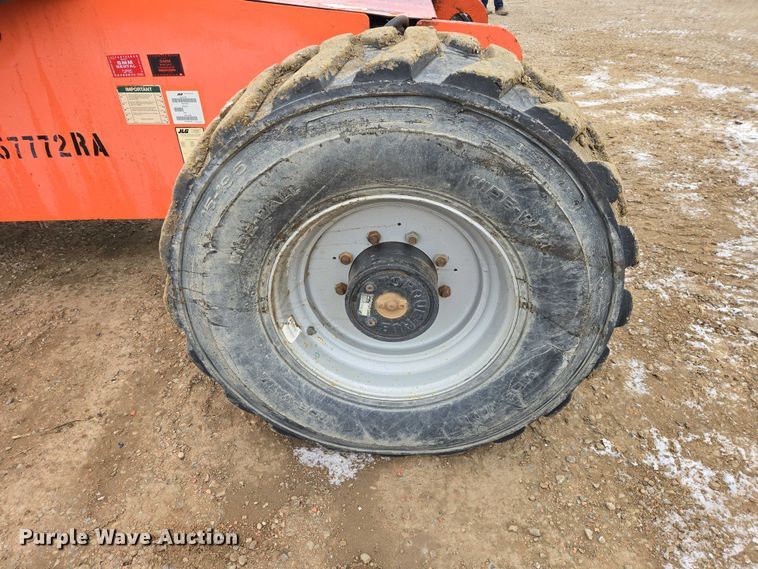 image for item EV5809 2008 JLG 600S boom lift