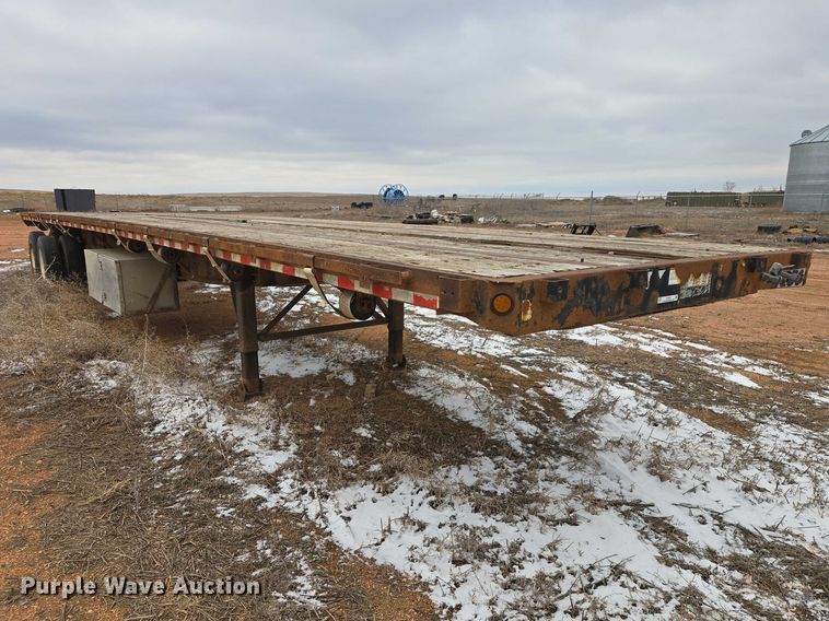 image for item EV5819 1999 Great Dane flatbed trailer