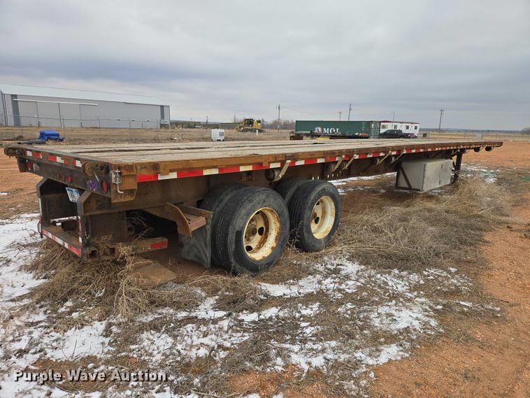 image for item EV5819 1999 Great Dane flatbed trailer
