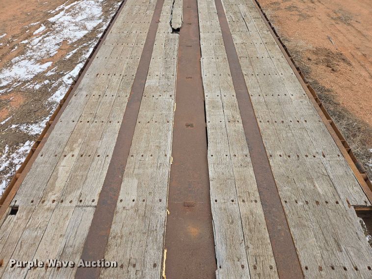 image for item EV5819 1999 Great Dane flatbed trailer