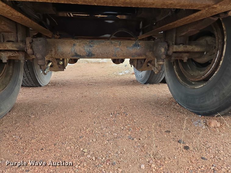 image for item EV5819 1999 Great Dane flatbed trailer