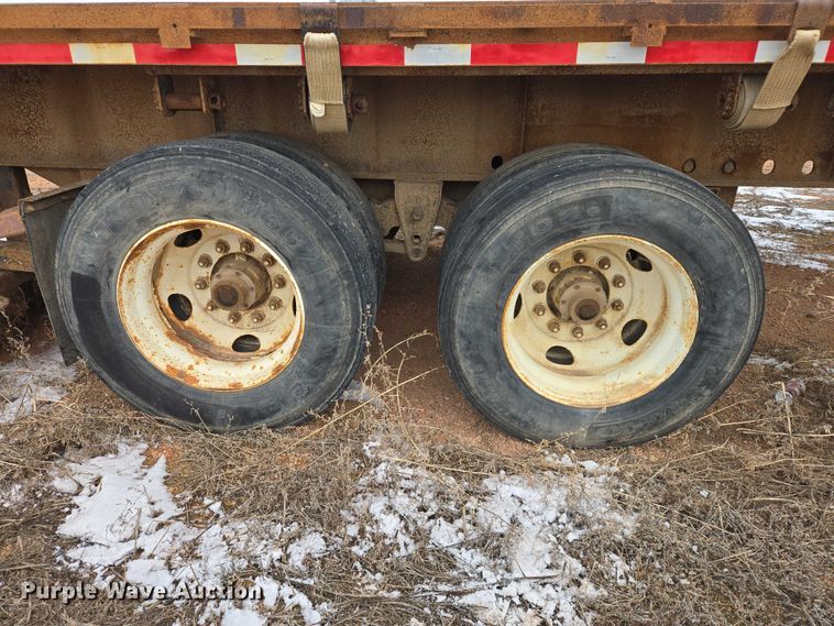 image for item EV5819 1999 Great Dane flatbed trailer