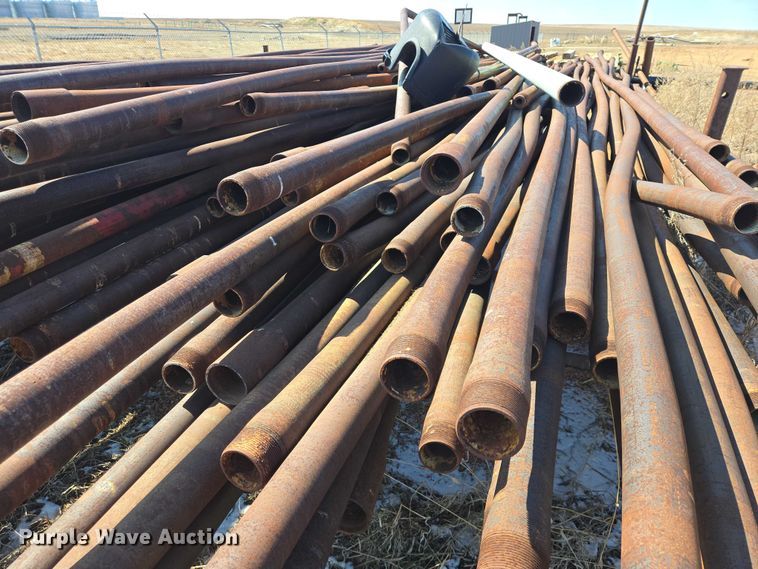 image for item EV5827 Approximately 200 pieces of pipe