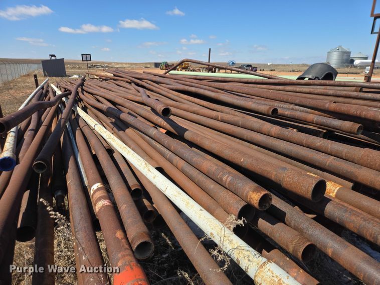 image for item EV5827 Approximately 200 pieces of pipe
