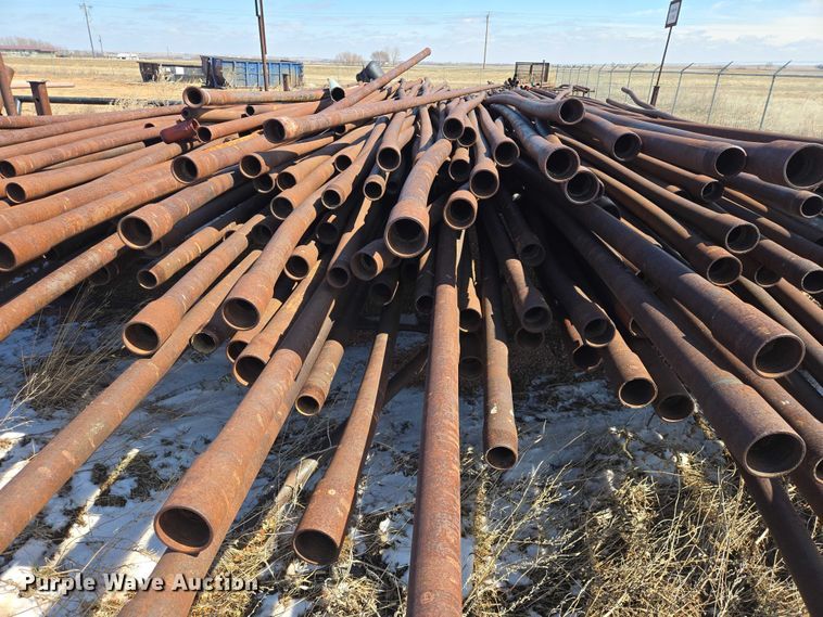 image for item EV5827 Approximately 200 pieces of pipe