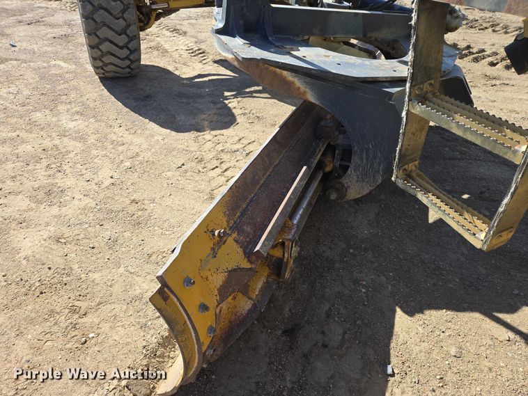 image for item EV5910 2010 John Deere 872GP motor grader