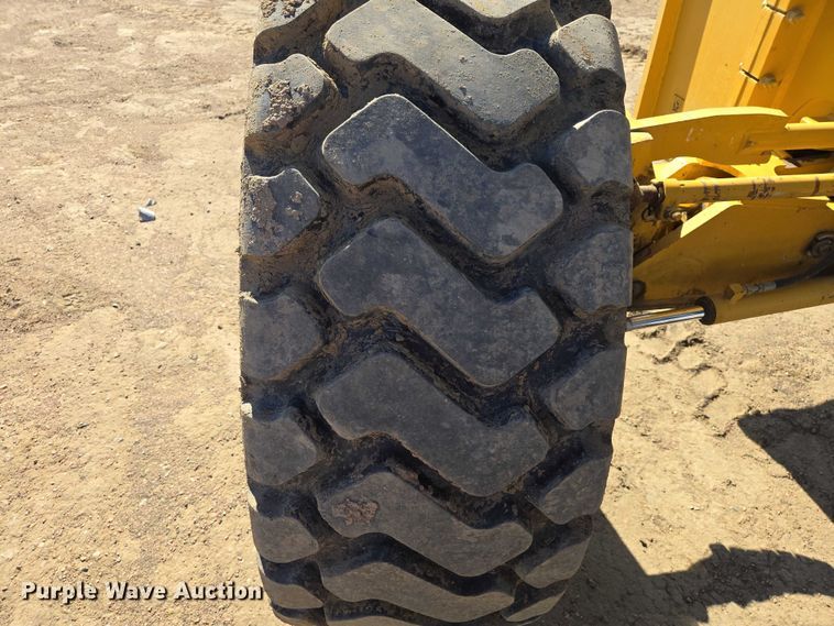 image for item EV5910 2010 John Deere 872GP motor grader