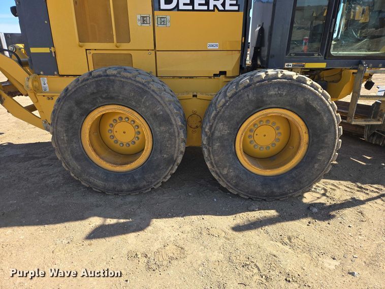 image for item EV5910 2010 John Deere 872GP motor grader