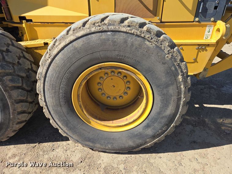 image for item EV5910 2010 John Deere 872GP motor grader