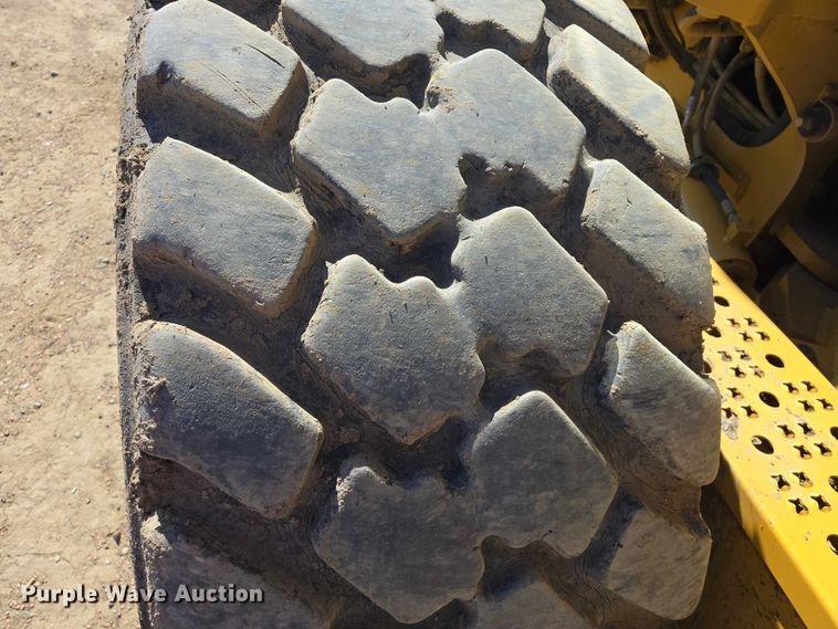 image for item EV5910 2010 John Deere 872GP motor grader