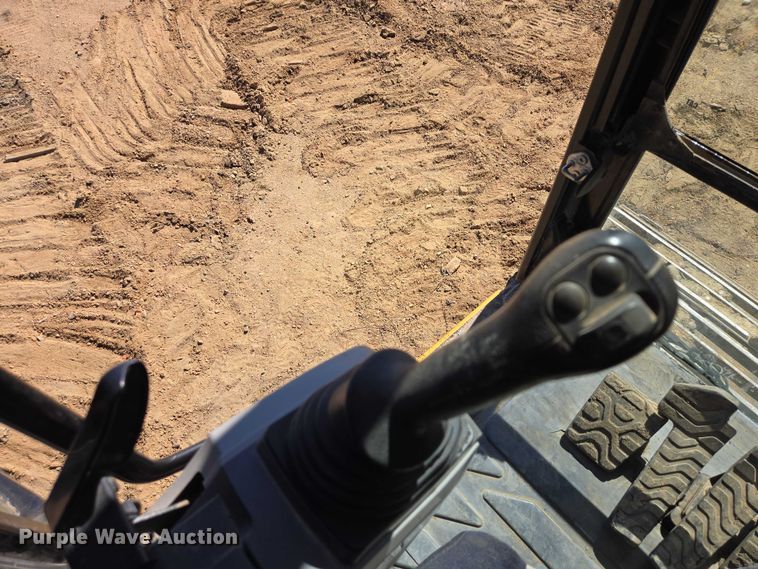 image for item EV5912 2012 Caterpillar 320E L excavator