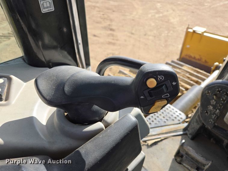 image for item EV5913 2015 Caterpillar D6N LGP dozer