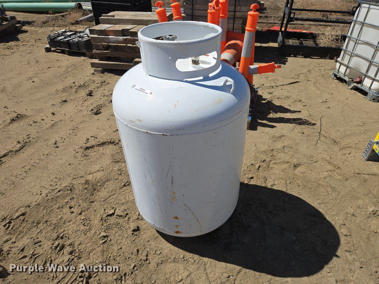 image for item EV5915 Propane tank