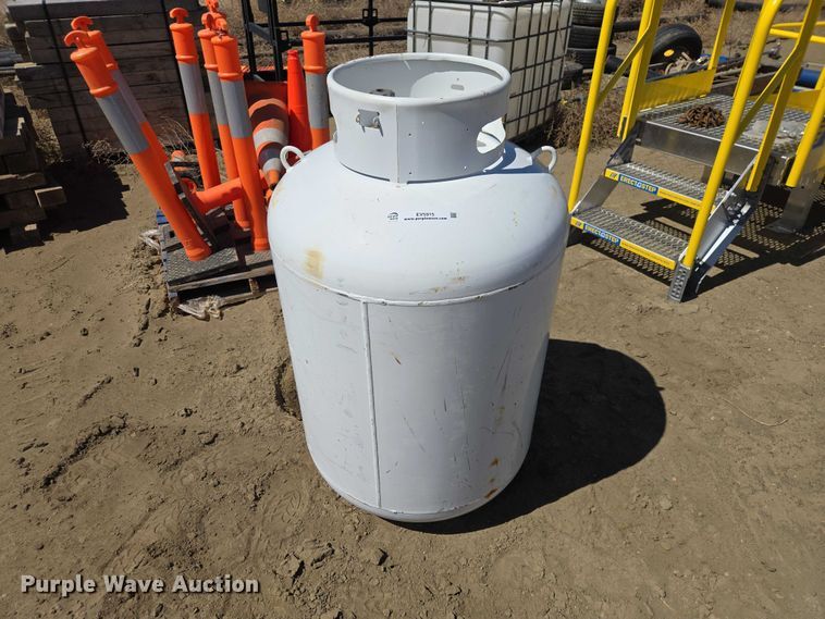 image for item EV5915 Propane tank