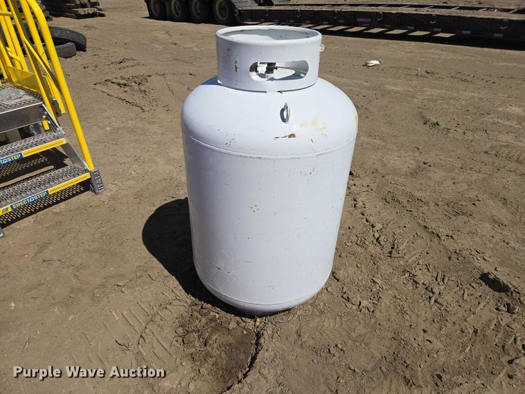 image for item EV5915 Propane tank
