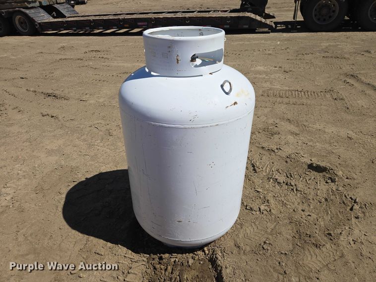 image for item EV5915 Propane tank