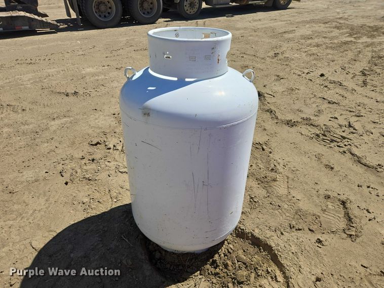 image for item EV5915 Propane tank