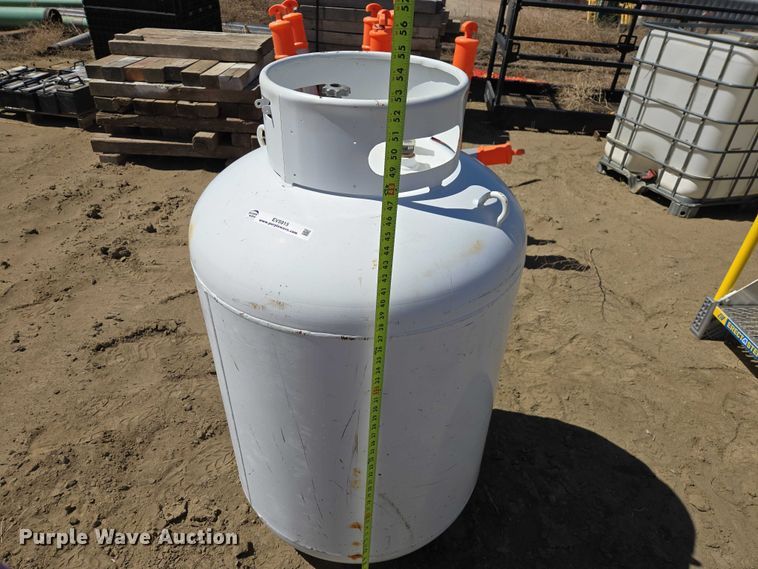 image for item EV5915 Propane tank
