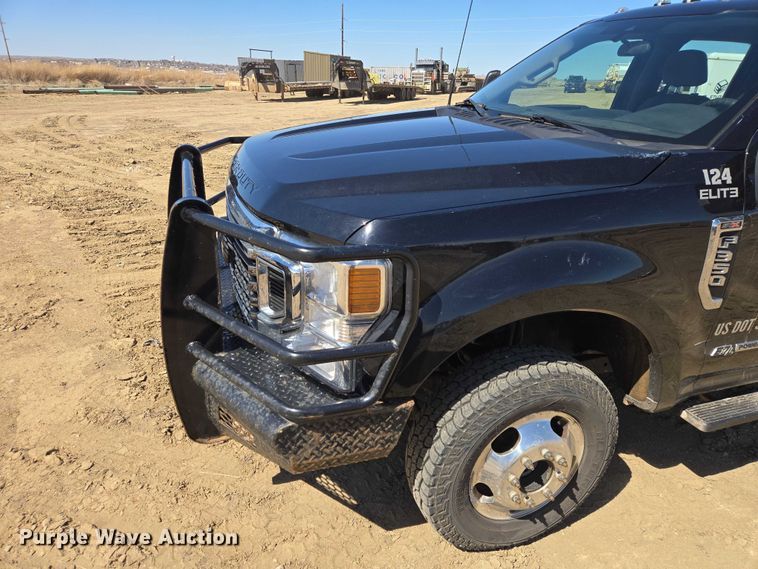 image for item EV5917 2022 Ford F350 Crew Cab flatbed pickup truck