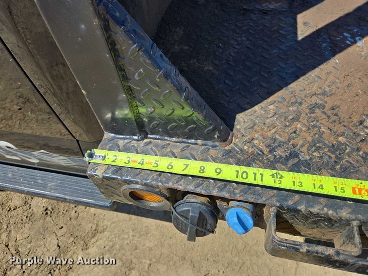 image for item EV5917 2022 Ford F350 Crew Cab flatbed pickup truck
