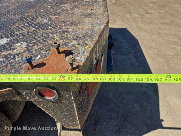 image for item EV5917 2022 Ford F350 Crew Cab flatbed pickup truck