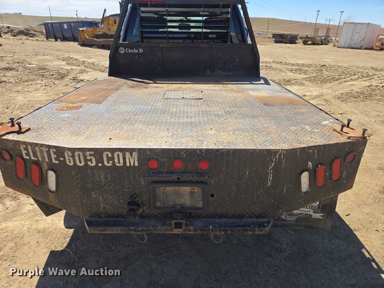 image for item EV5917 2022 Ford F350 Crew Cab flatbed pickup truck
