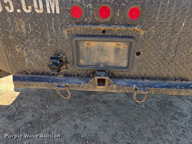 image for item EV5917 2022 Ford F350 Crew Cab flatbed pickup truck