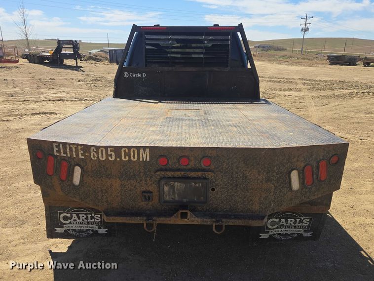 image for item EV5918 2022 Ford F350 Crew Cab flatbed pickup truck