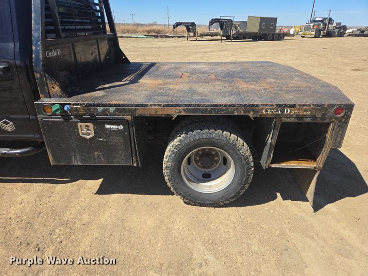 image for item EV5918 2022 Ford F350 Crew Cab flatbed pickup truck