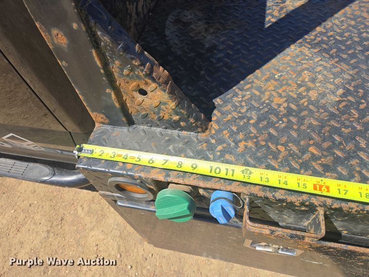 image for item EV5918 2022 Ford F350 Crew Cab flatbed pickup truck