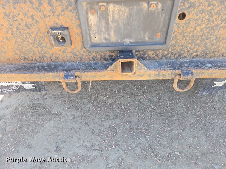 image for item EV5918 2022 Ford F350 Crew Cab flatbed pickup truck