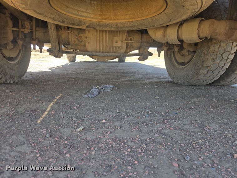 image for item EV5918 2022 Ford F350 Crew Cab flatbed pickup truck
