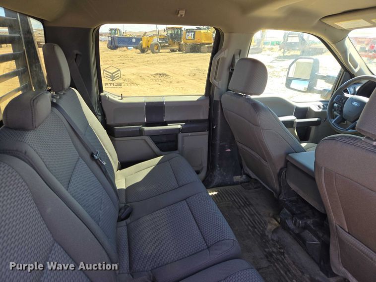 image for item EV5918 2022 Ford F350 Crew Cab flatbed pickup truck