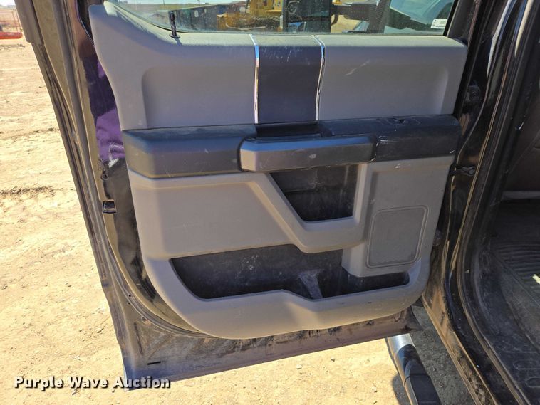 image for item EV5918 2022 Ford F350 Crew Cab flatbed pickup truck
