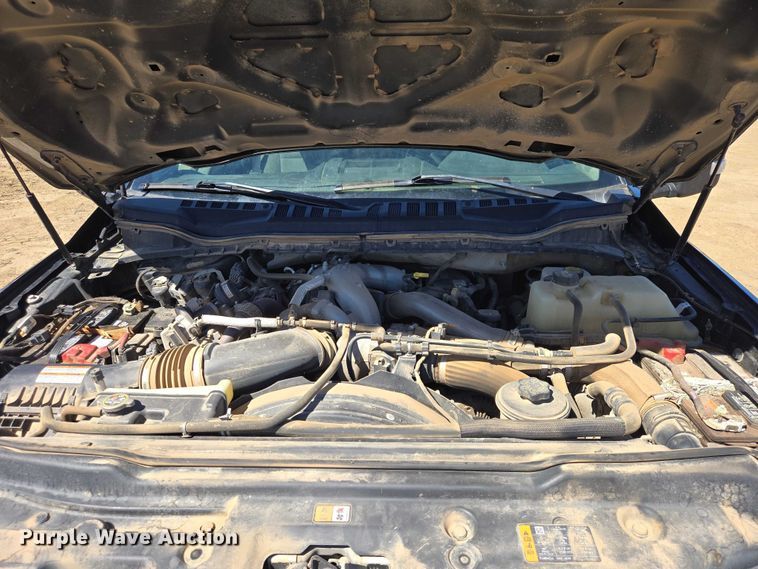 image for item EV5918 2022 Ford F350 Crew Cab flatbed pickup truck