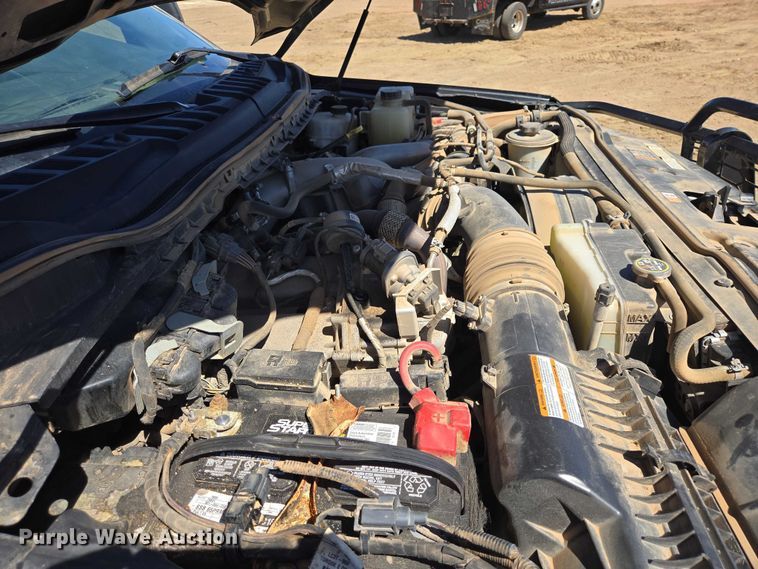 image for item EV5918 2022 Ford F350 Crew Cab flatbed pickup truck