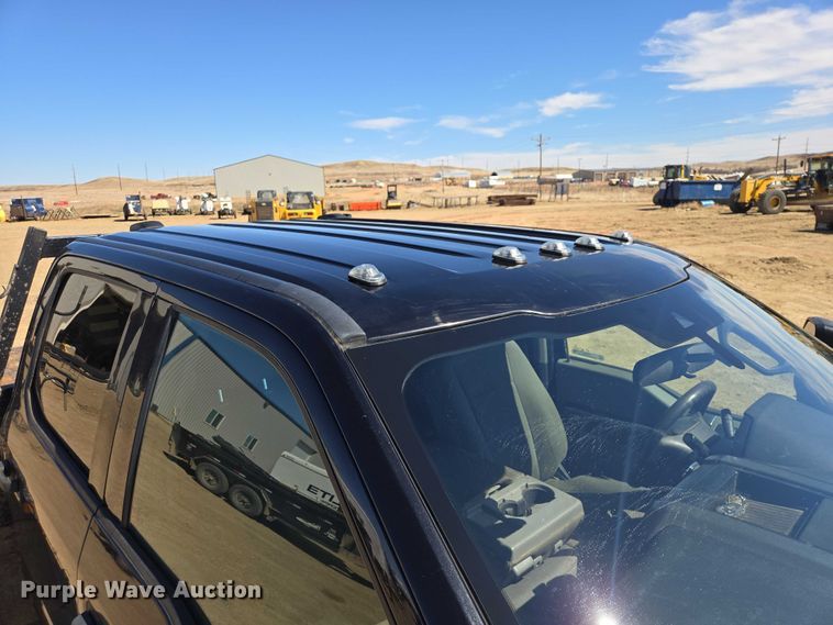 image for item EV5920 2022 Ford F350 Crew Cab flatbed pickup truck