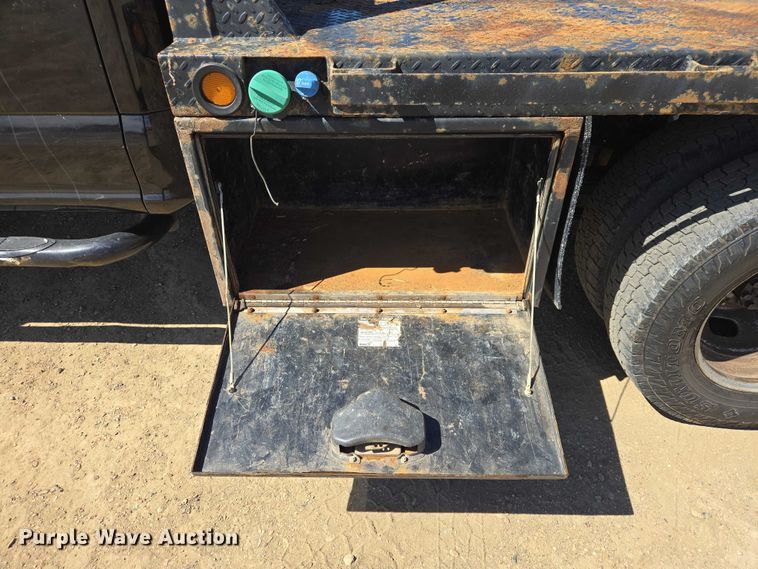 image for item EV5920 2022 Ford F350 Crew Cab flatbed pickup truck